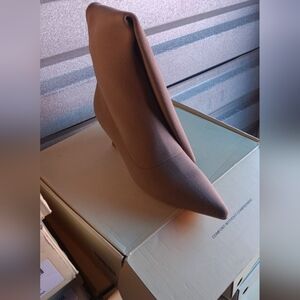 Tan Pointed Toe Heels